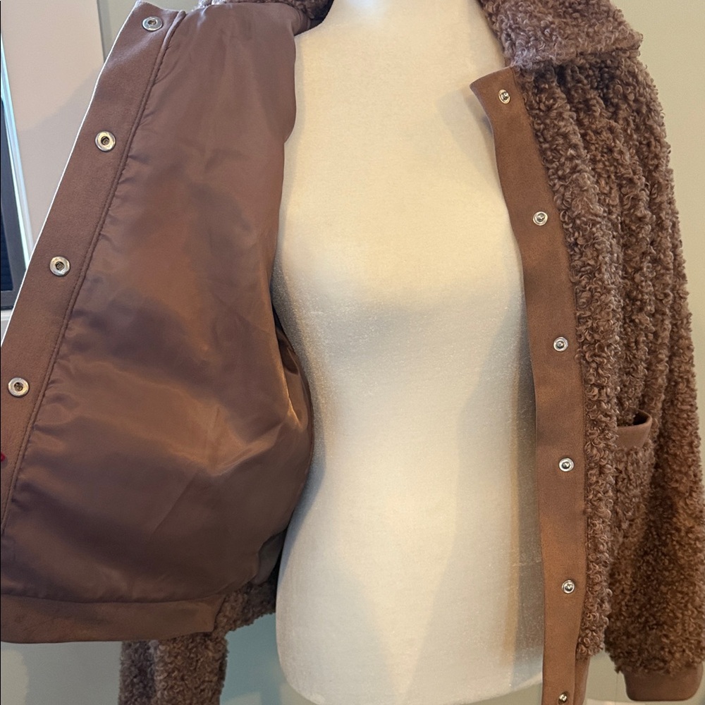 Gorgeous, Super Cozy Brown Sherpa Jacket NWT - Picture 13 of 13